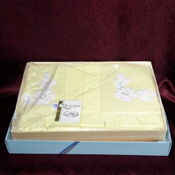 Vintage Quiltex lace applique yellow crib blanket